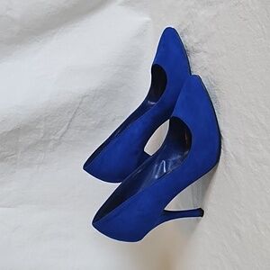 Brekelle Holly II Size 6-1/2  Blue Suede Mid heel Pumps Almond Toe 3-3/1/2 heel